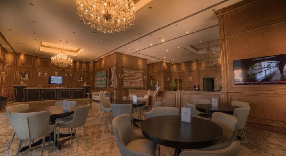 Strato Hotel by Warwick